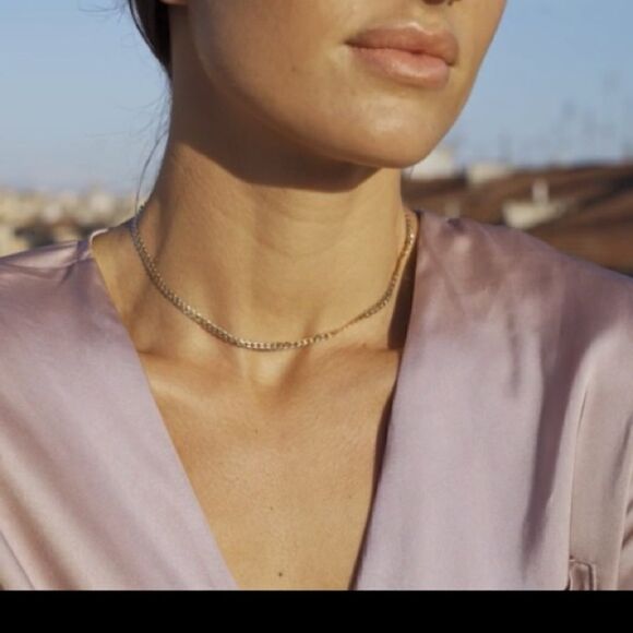 🎉Restocked🎉 Solid 18k Real Gold/925 Cuban/Curb Chain Necklace - Picture 2 of 4